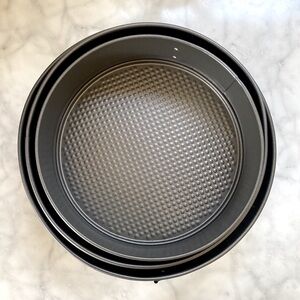 3 Springform Baking Pans